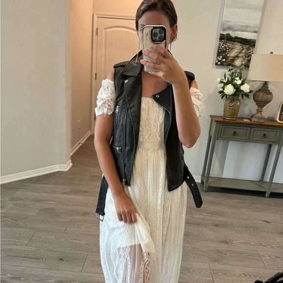 Ivory lace maxi off the shoulder - Picture 3 of 3